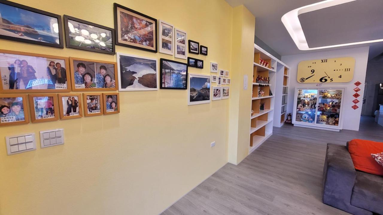 Chaopingjia Fengge Guesthouse 우지에 외부 사진